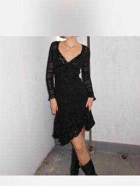 Black Crochet V-Neck Long Sleeve Dress